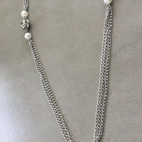 Elegant Jewelry Set: 2 Necklaces & 2 Pairs of Earrings - Picture 4 of 5